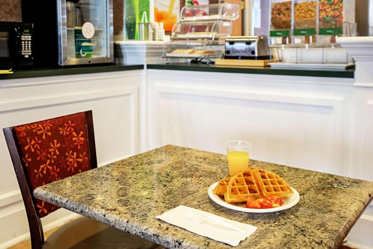 Quality Suites San Antonio Northeast Eksteriør billede